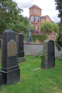 Der alte j&uuml;dische Friedhof &quot;Heiliger Sand&quot;